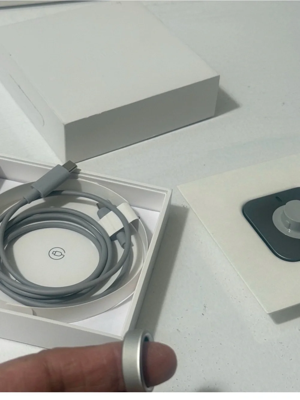 Smart ring, Oura Ring Generation 4, Size 7, silver brunch color New in the box